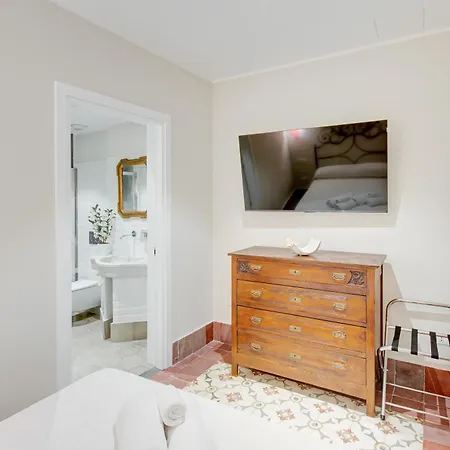 Right House - Stampace Centro Storico Apartment *